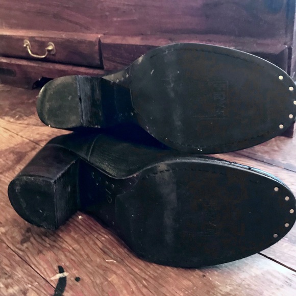 Black Frye "Lucinda Scrunch" boot - Picture 3 of 6